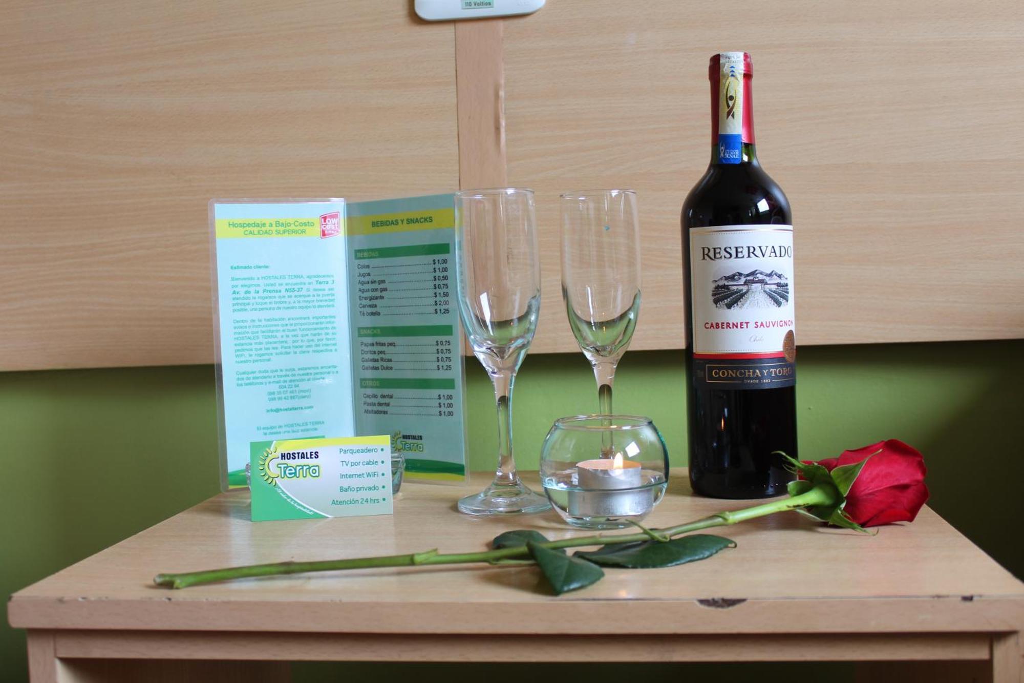 Hostal Terra 3 - Base Aerea Quito Dış mekan fotoğraf