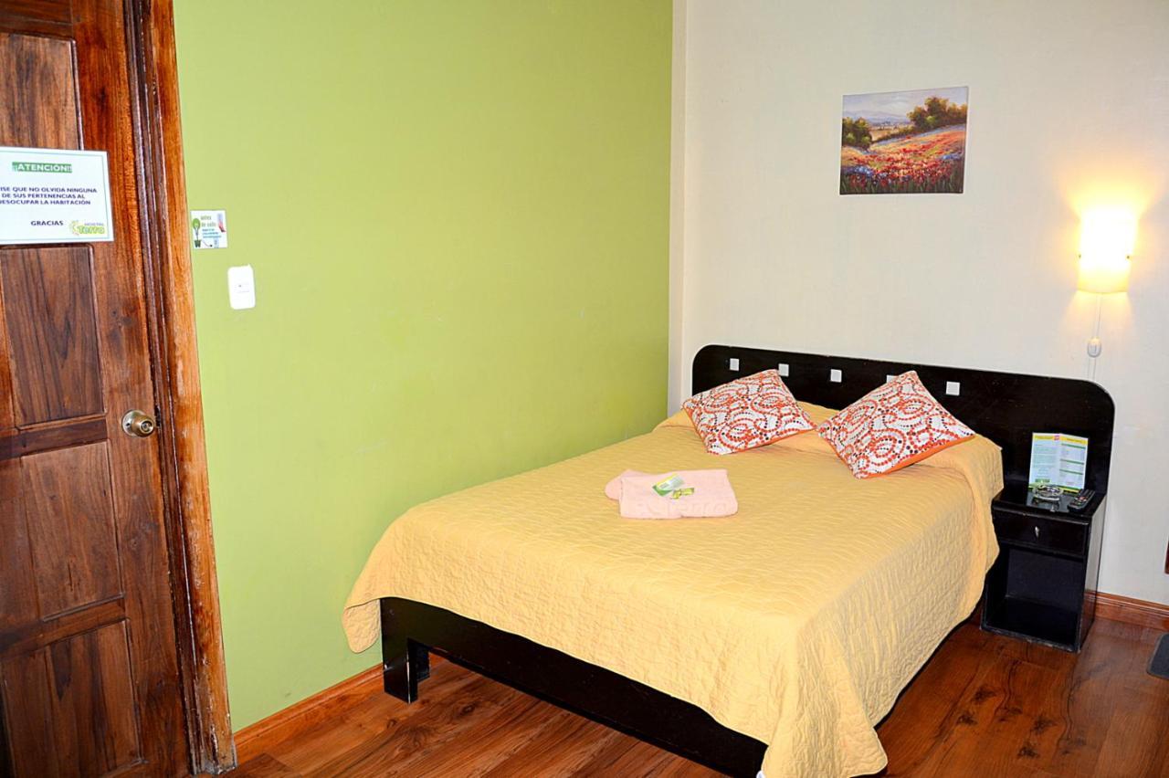 Hostal Terra 3 - Base Aerea Quito Dış mekan fotoğraf